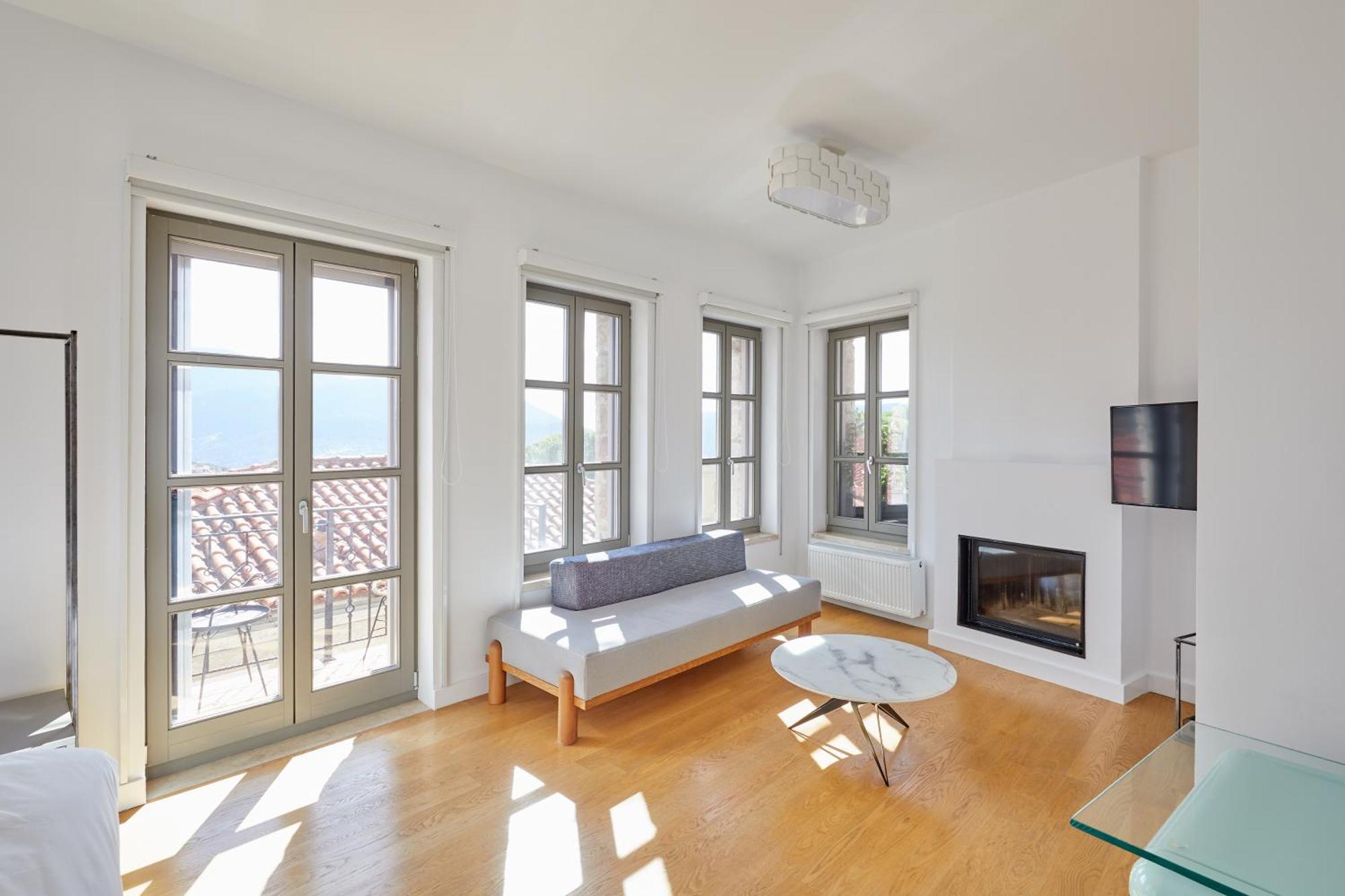 Clock Tower Arachova Suites 外观 照片
